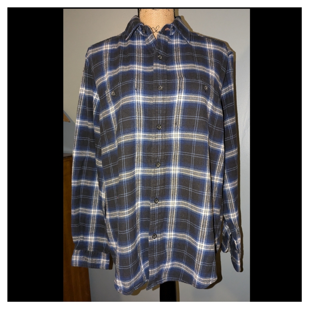 Eddie Bauer navy plaid med flannel Shirt